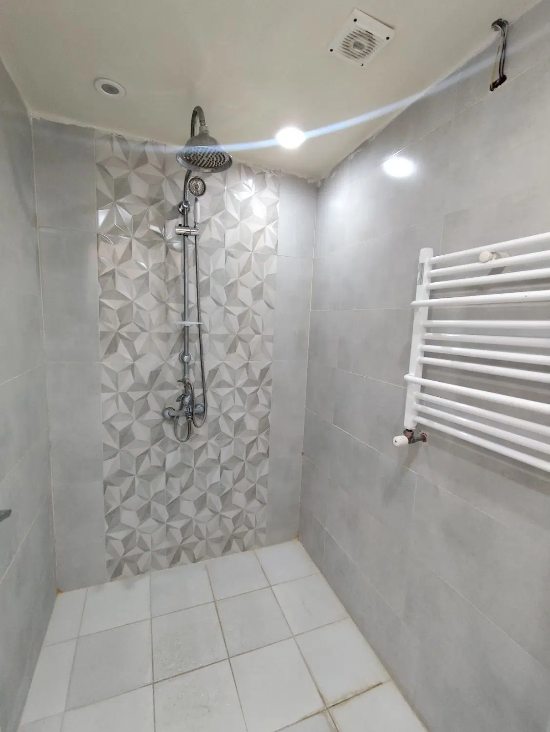 یک طبقه ۶۰ متری با ۶۰ متر حیاط