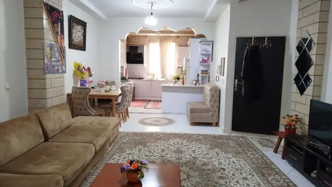 فروش آپارتمان ۷۰ متری سندتکبرگ