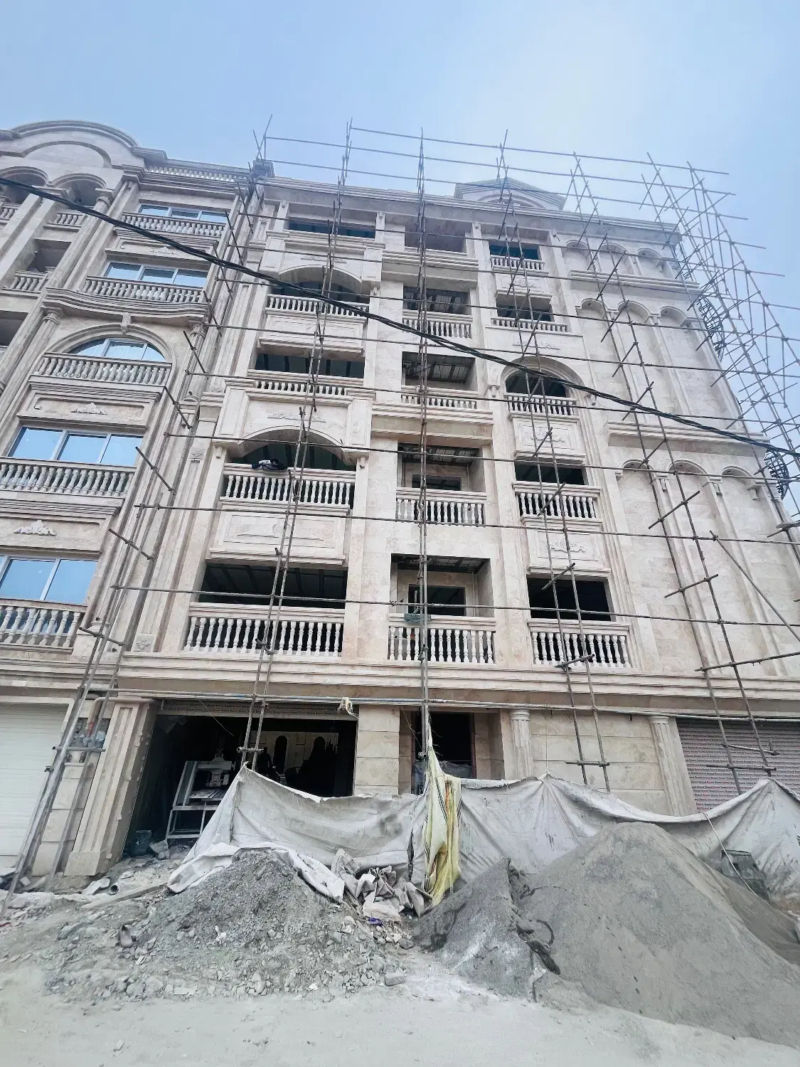 آپارتمان ۱۳۵ متری ۳ خواب نوساز خ جنگل بوستان ۶