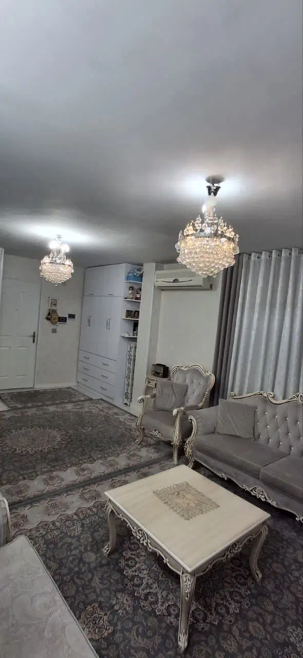 واحد 72متری گلبرگ خیابان استخر