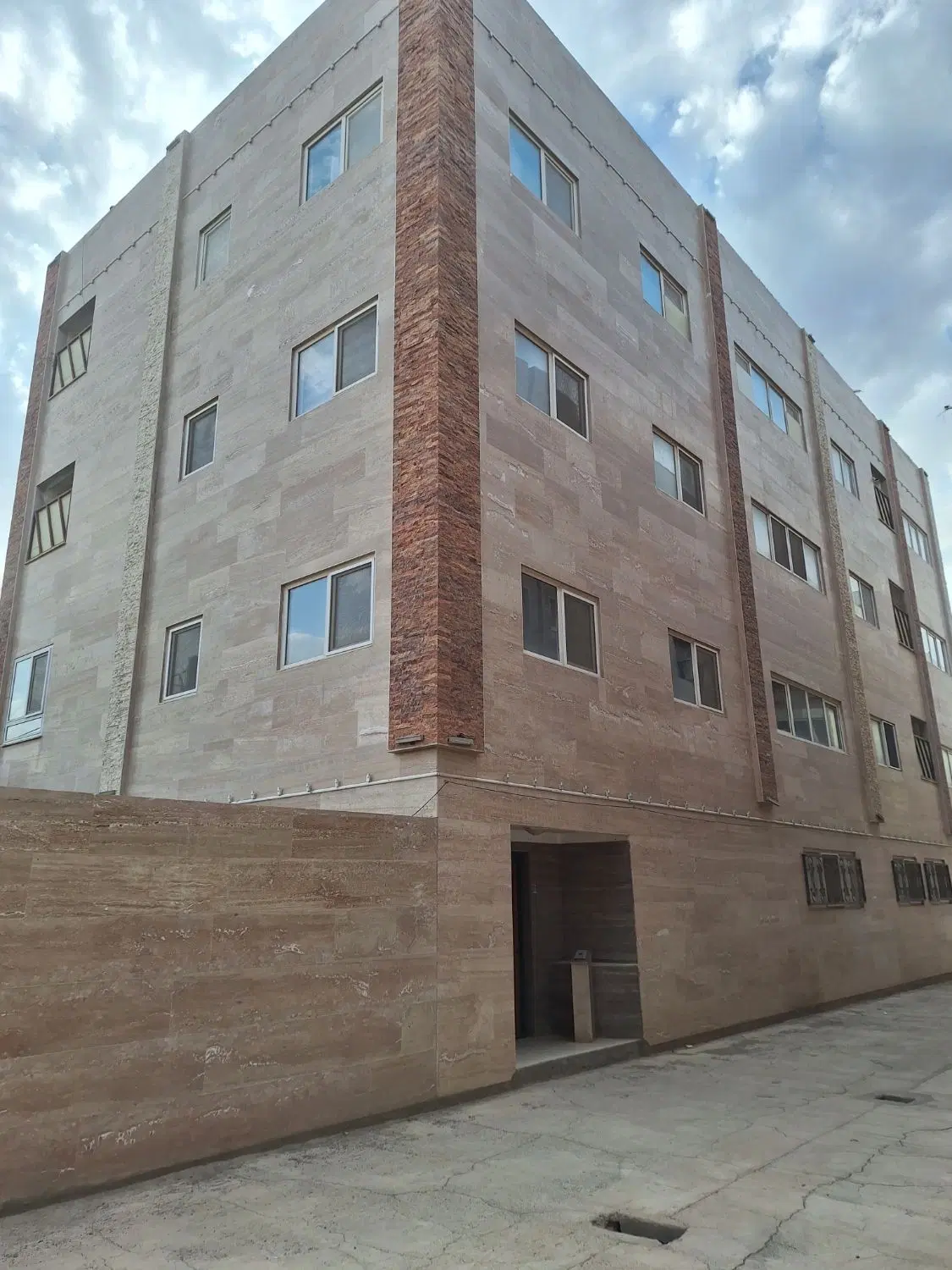 آپارتمان فروشی 2 خواب سندششدانگ
