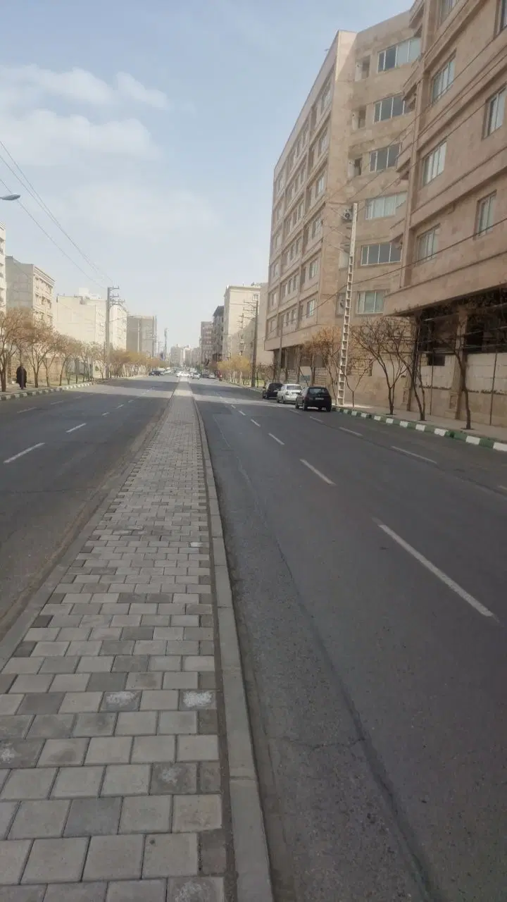 واحد تجاری حاشیه بلوار اندیشه