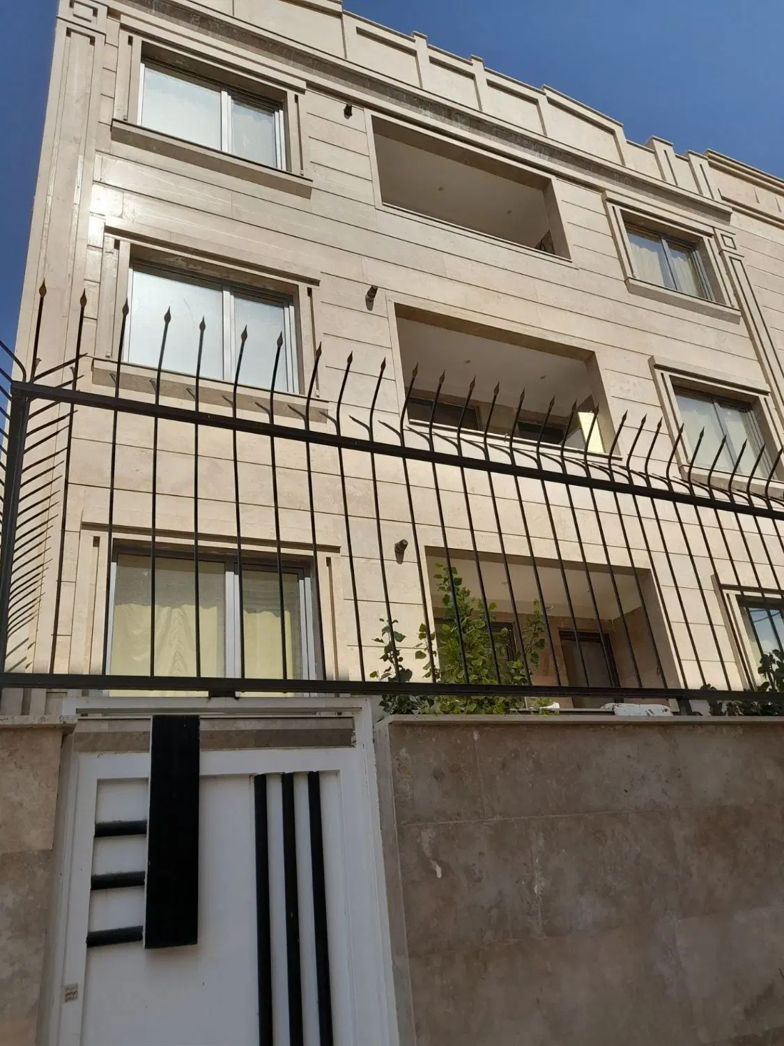آپارتمان فروشی.