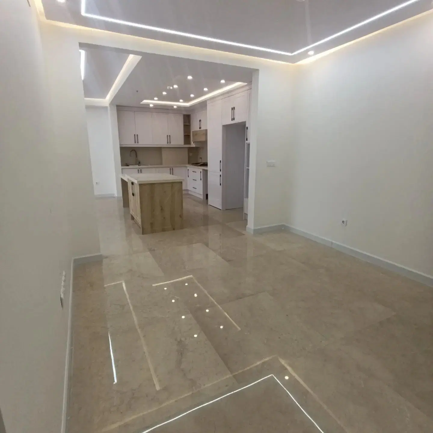 ۹۴ متر با حیاط جداگانه