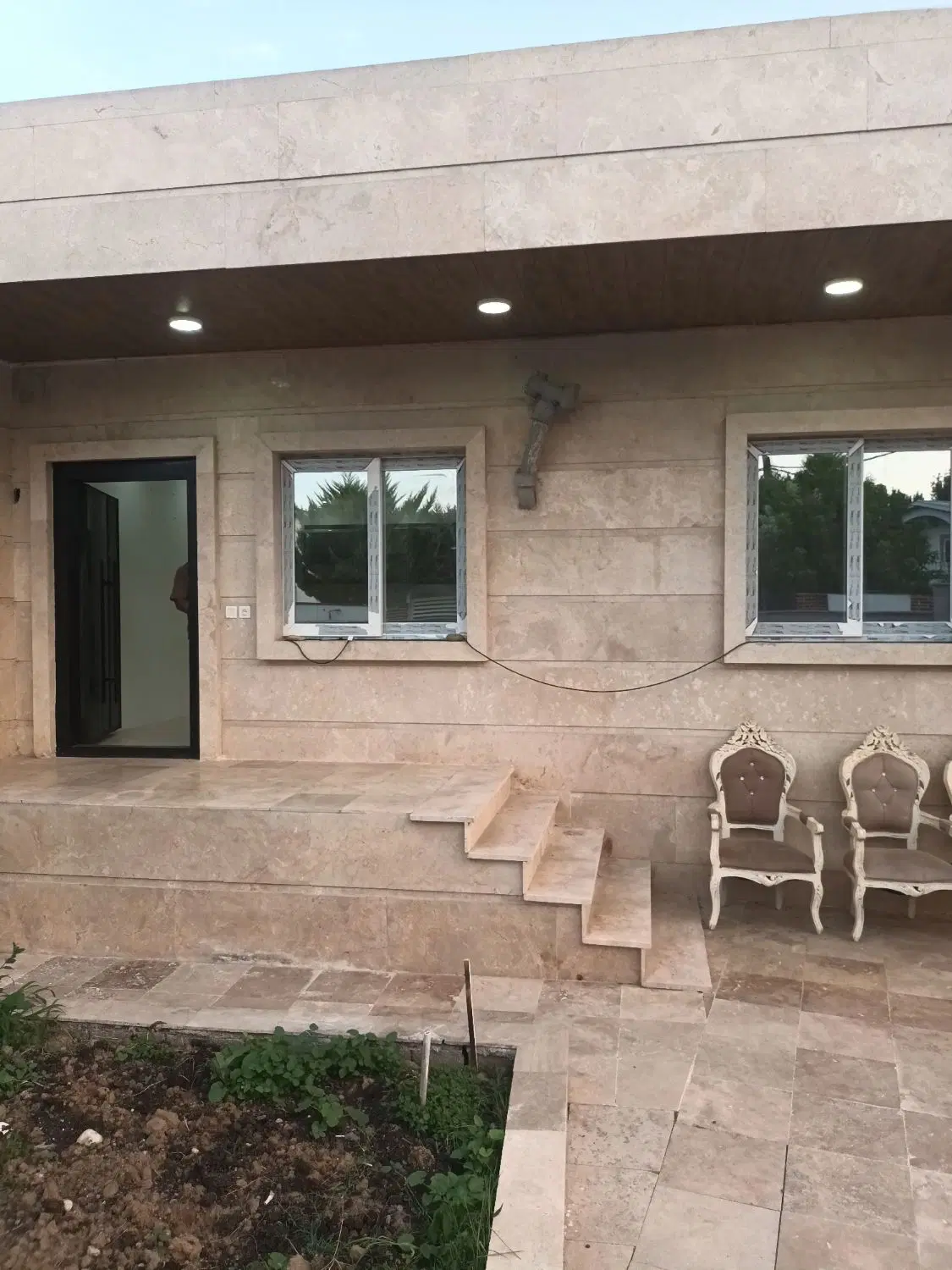 فقط پول زمین بده
