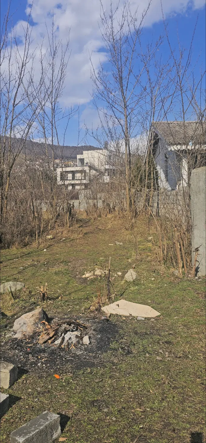 ۳۰۰ متر زمین مسکونی
