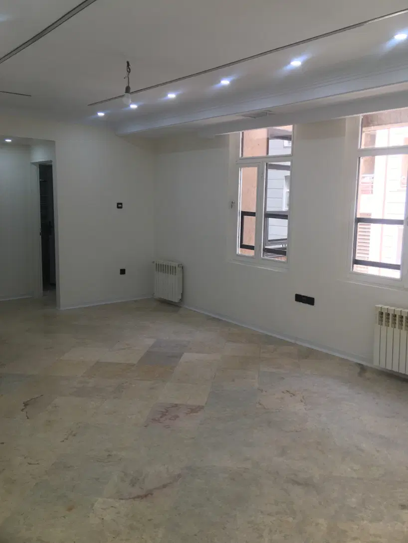 اپارتمان ۷۴ متر مرزداران غرق در نور
