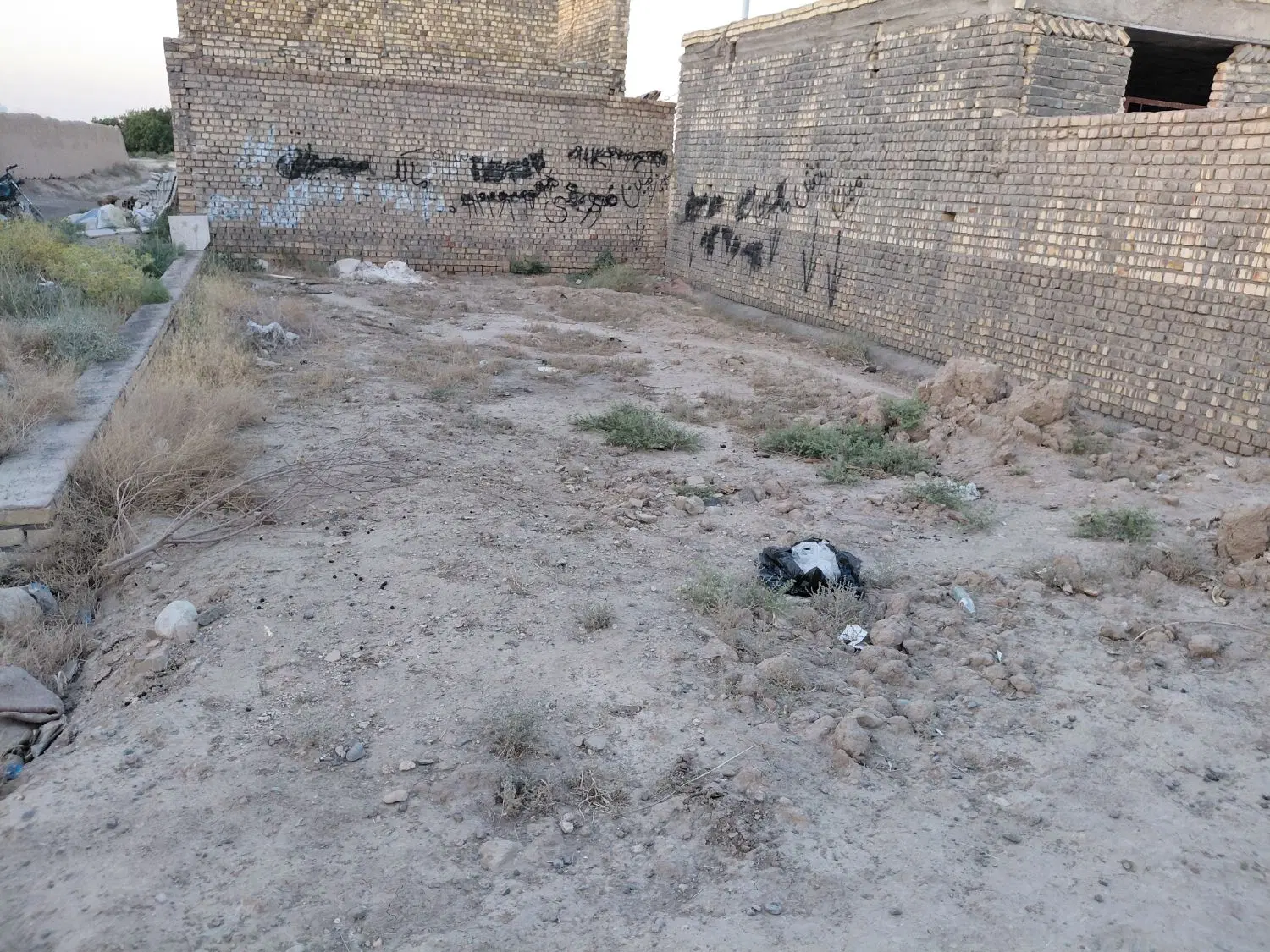 زمین فروشی،راوند