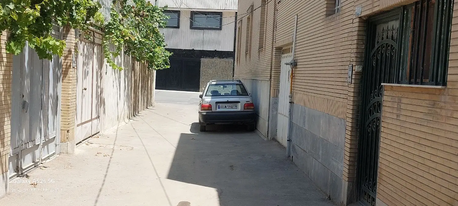 منزل ویلای همراه یک سوئیت سند تک برگ