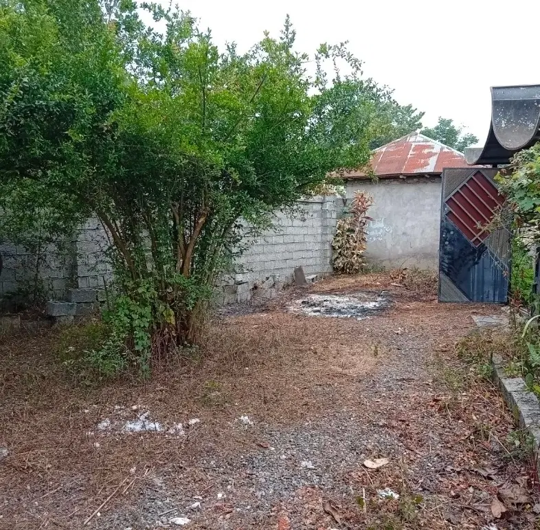 ۲۵۰ متر زمین، ۸۰ متر بنا، داخل سنگر، کوچه دانا