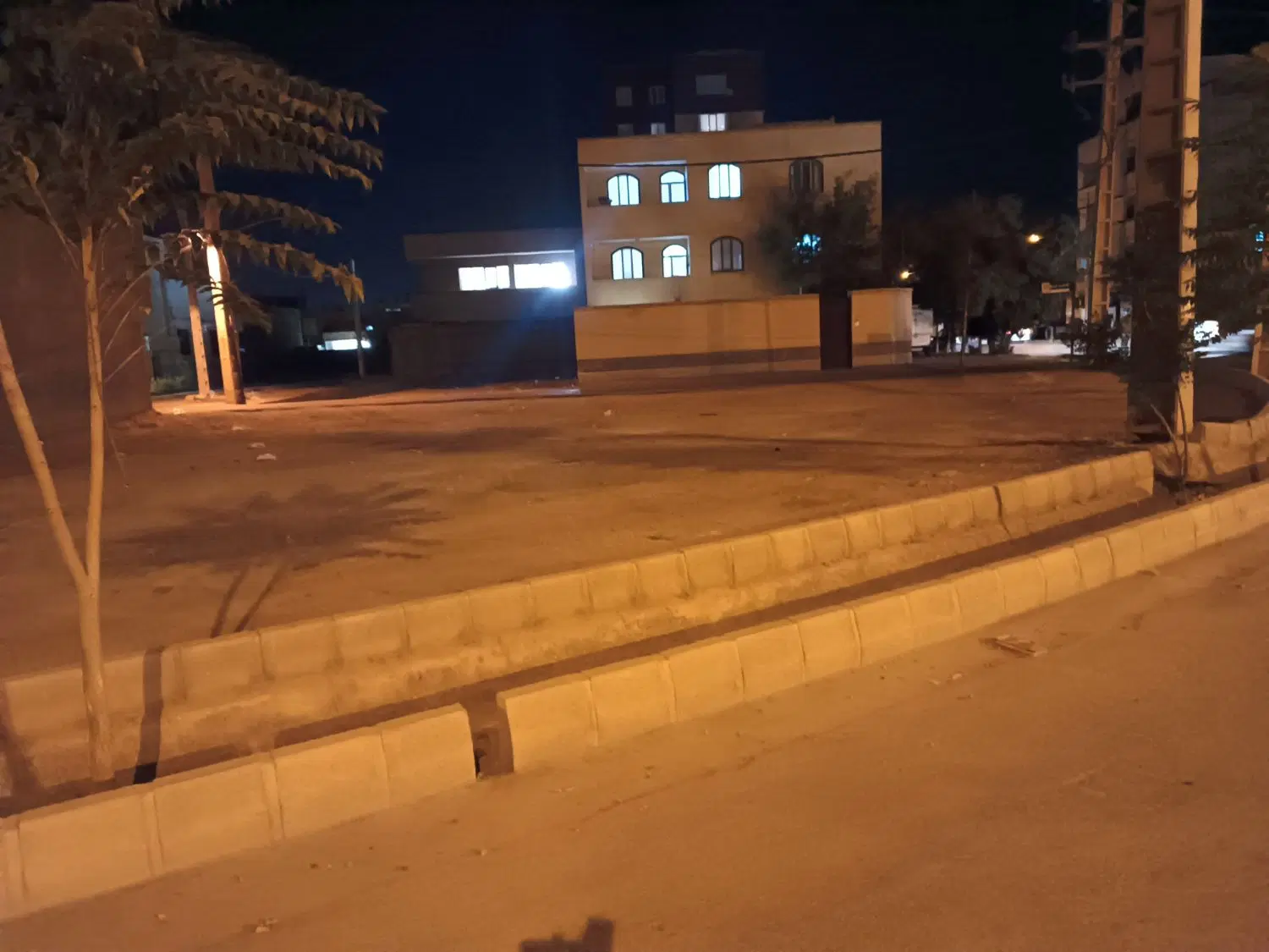 زمین. تجاری مسکونی غدیر 3