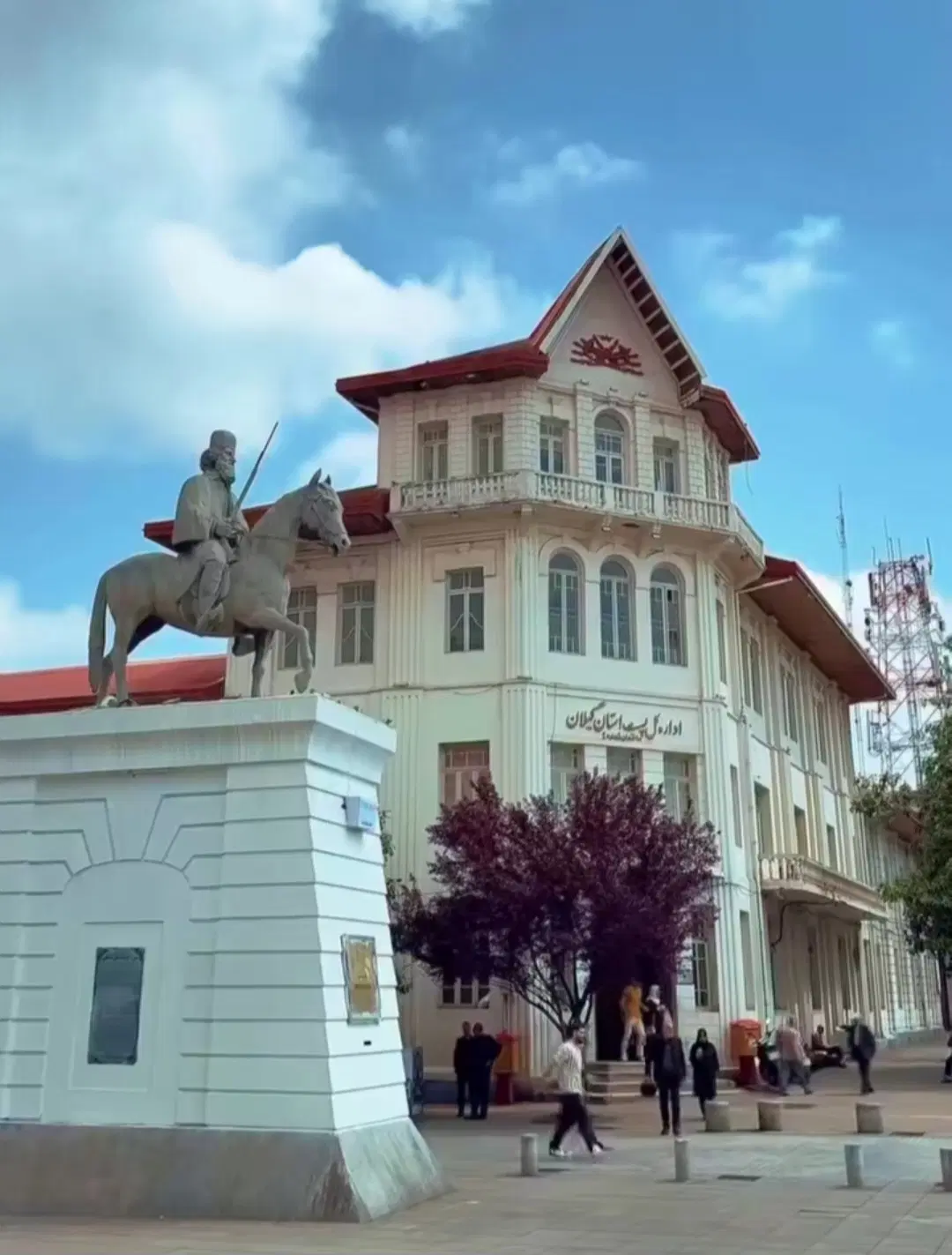 ۹۰ متر واحد اداری وسط شهر
