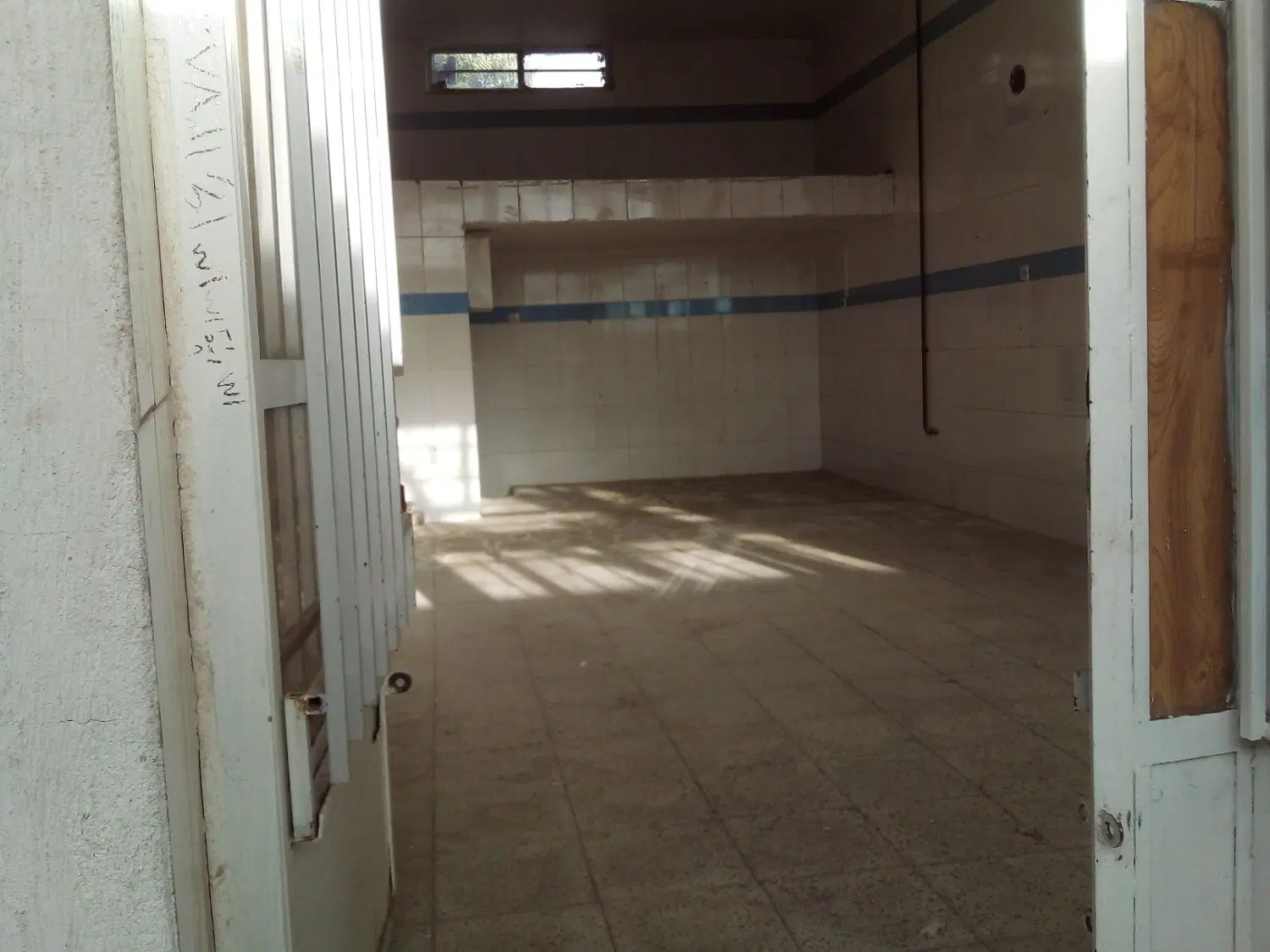 اجاره سالن و دو باب مغازه در رحمت آباد شهرک رضوی