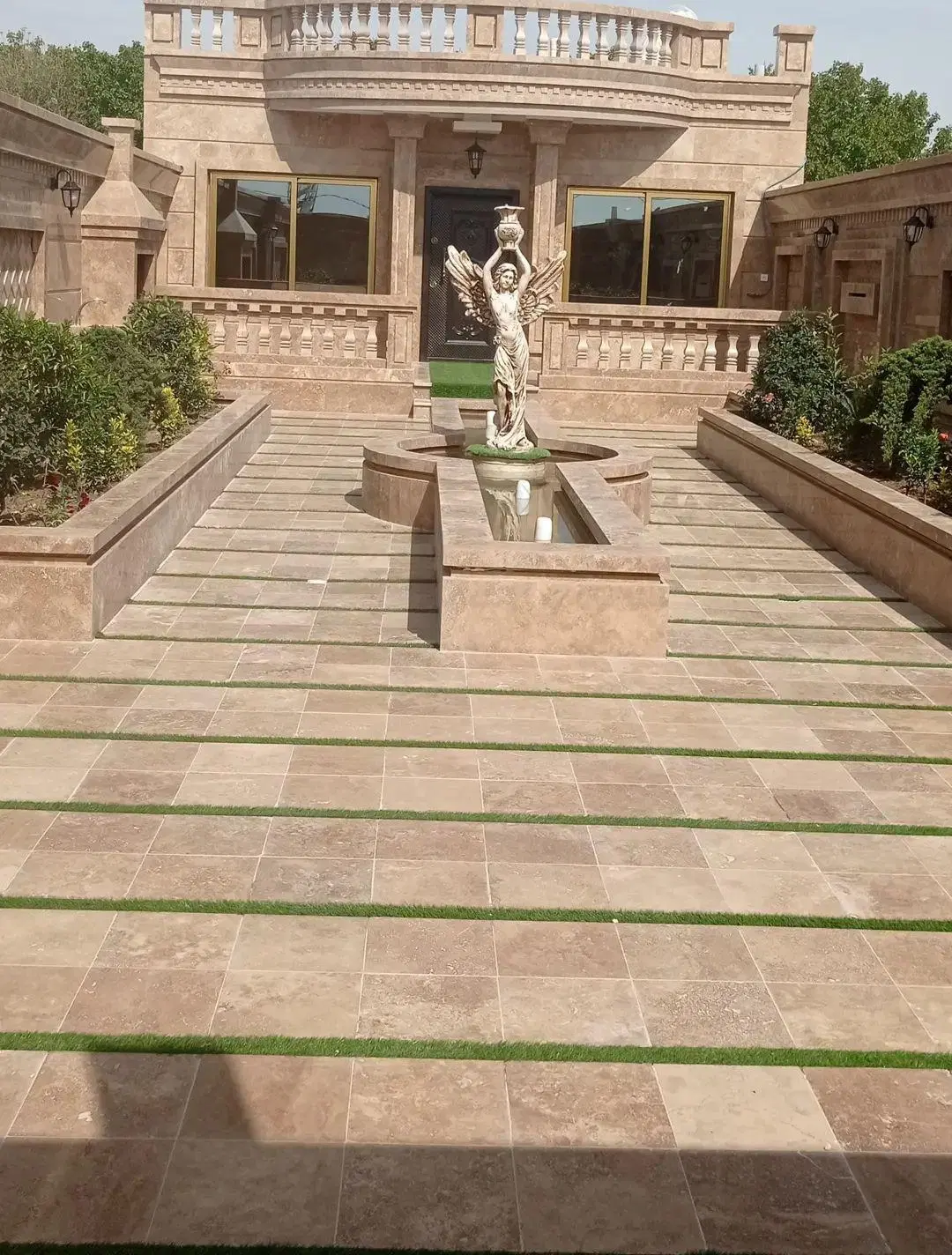 زمین فروشی