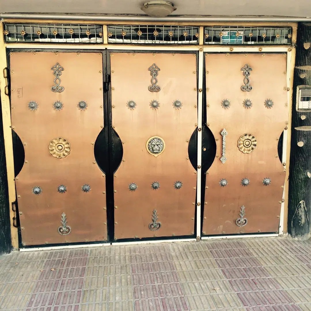 ملک مسکونی،تجاری ، فروشی