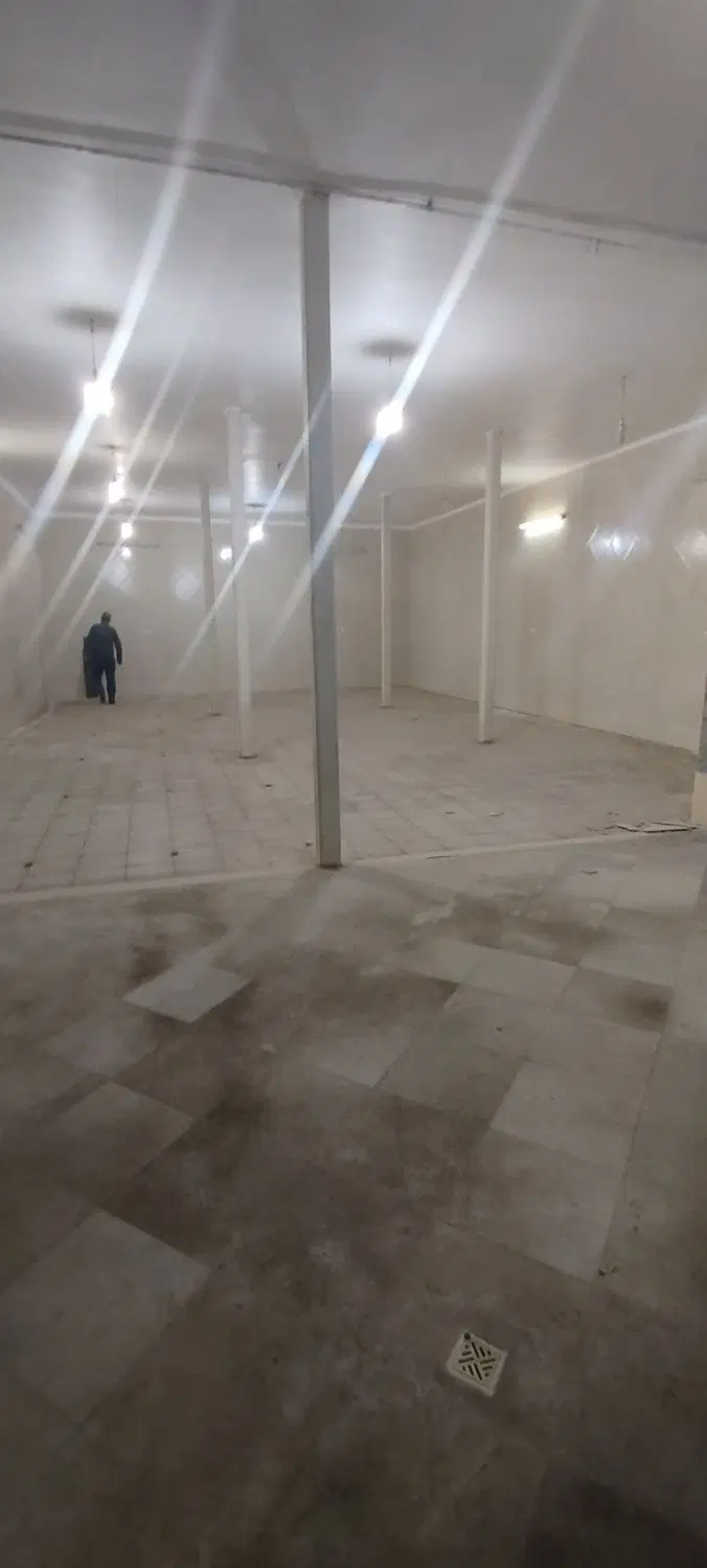 مغازه بر خیابان۱۷شهریور