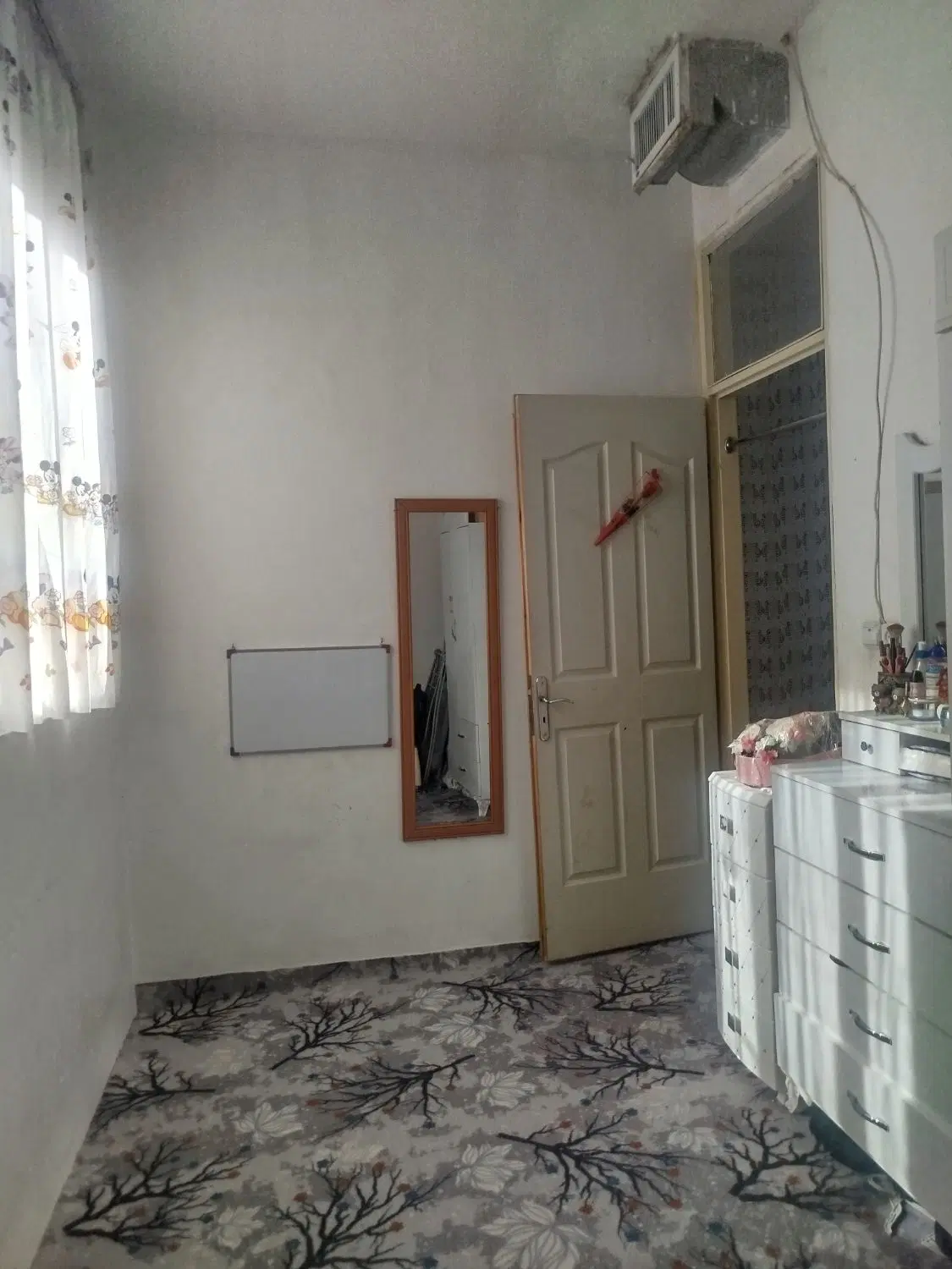 خانه ویلایی  جنوبی شهرک پرواز
