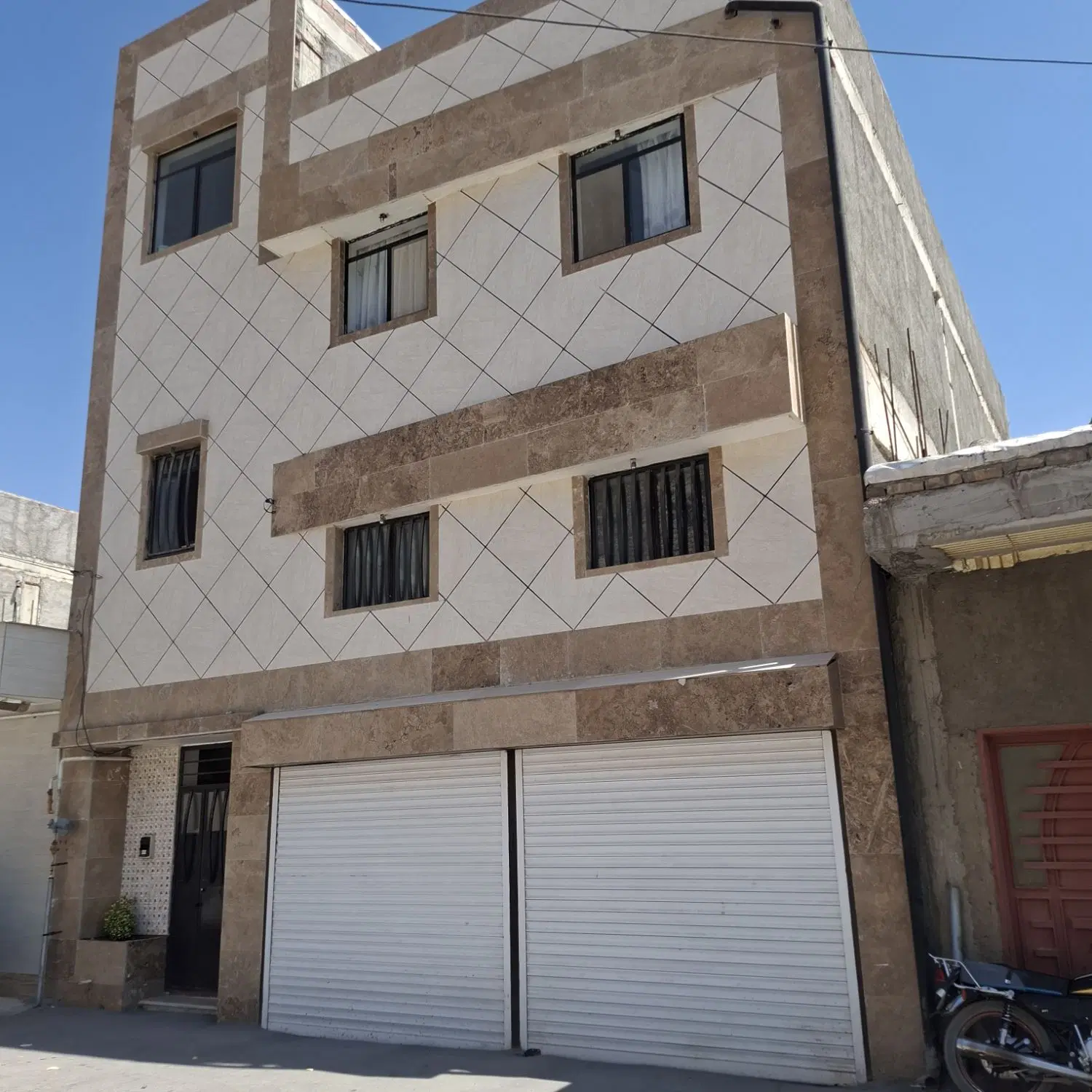 رهن کامل نوساز بالا ویلایی