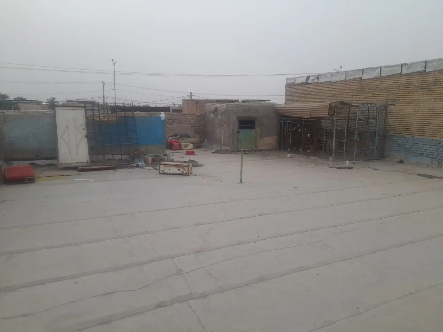 منزل ۲۷۰ متری نزدیک جاده اصلی