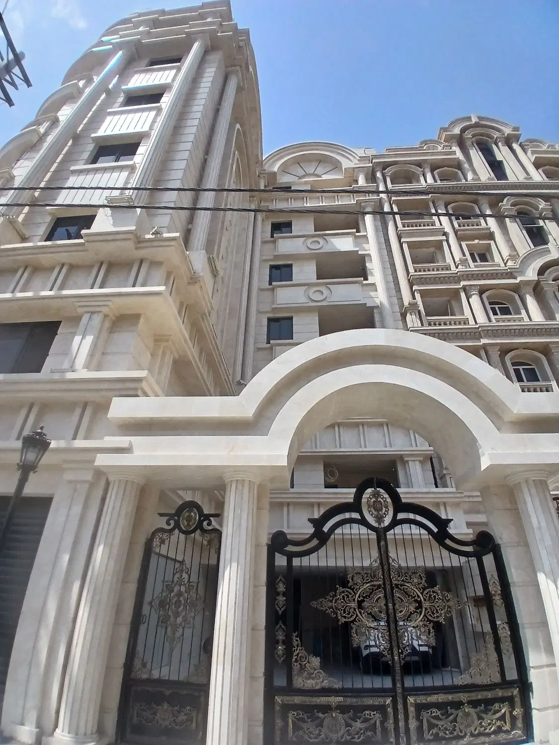 رهن آپارتمان۱۲۳متری_طبقات میانی_ساخت۱۴۰۲