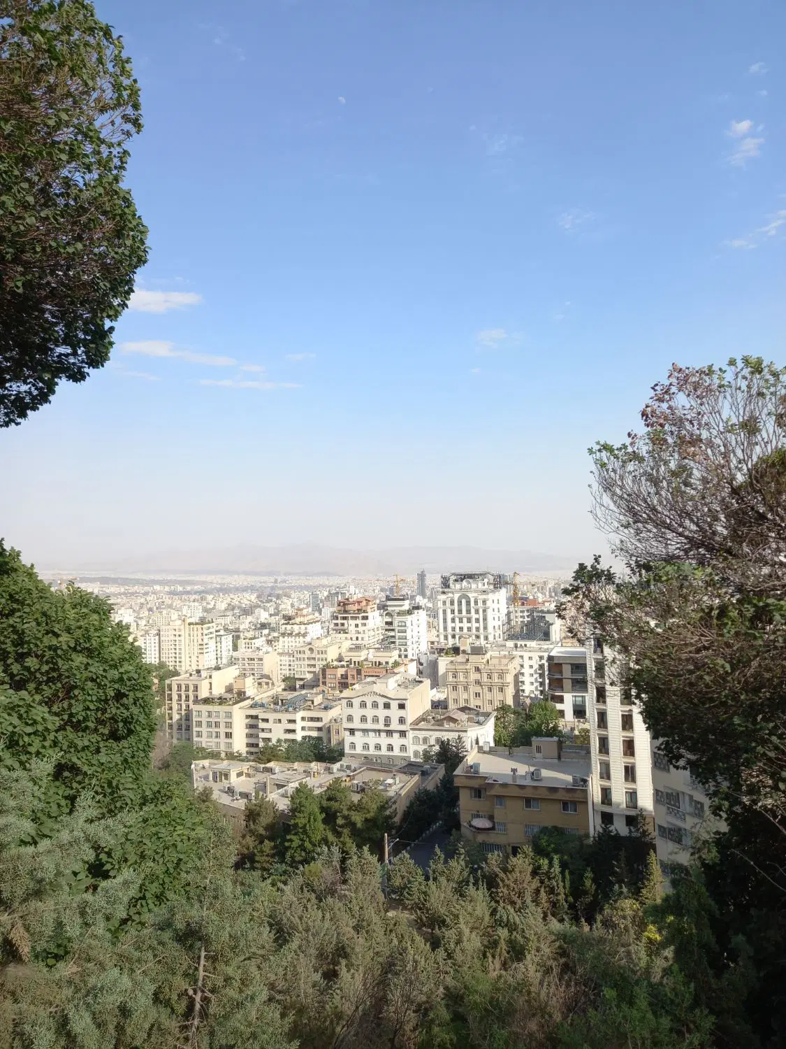 نیاوران ۳۴۰ زمین ۵ طبقه  بنایکجا مستغلات
