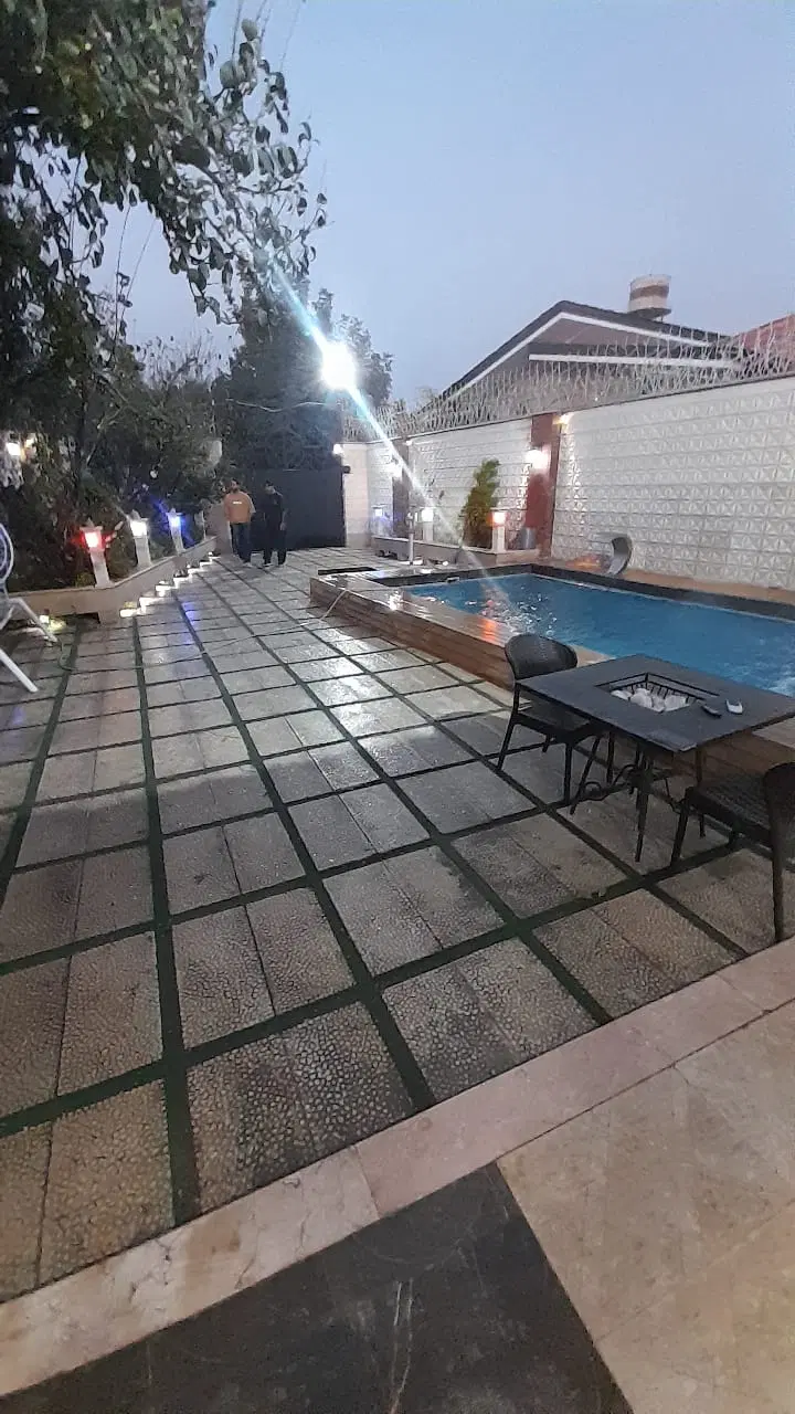 ۴۵۰متر باغ ۱۰۰ متر بنا ۲خواب استخر چهار فصل