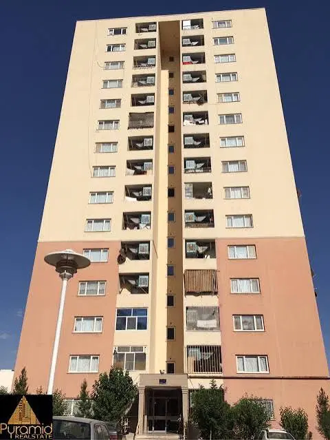 ۸۰ متری_ دو خوابه _ سالن بزرگ