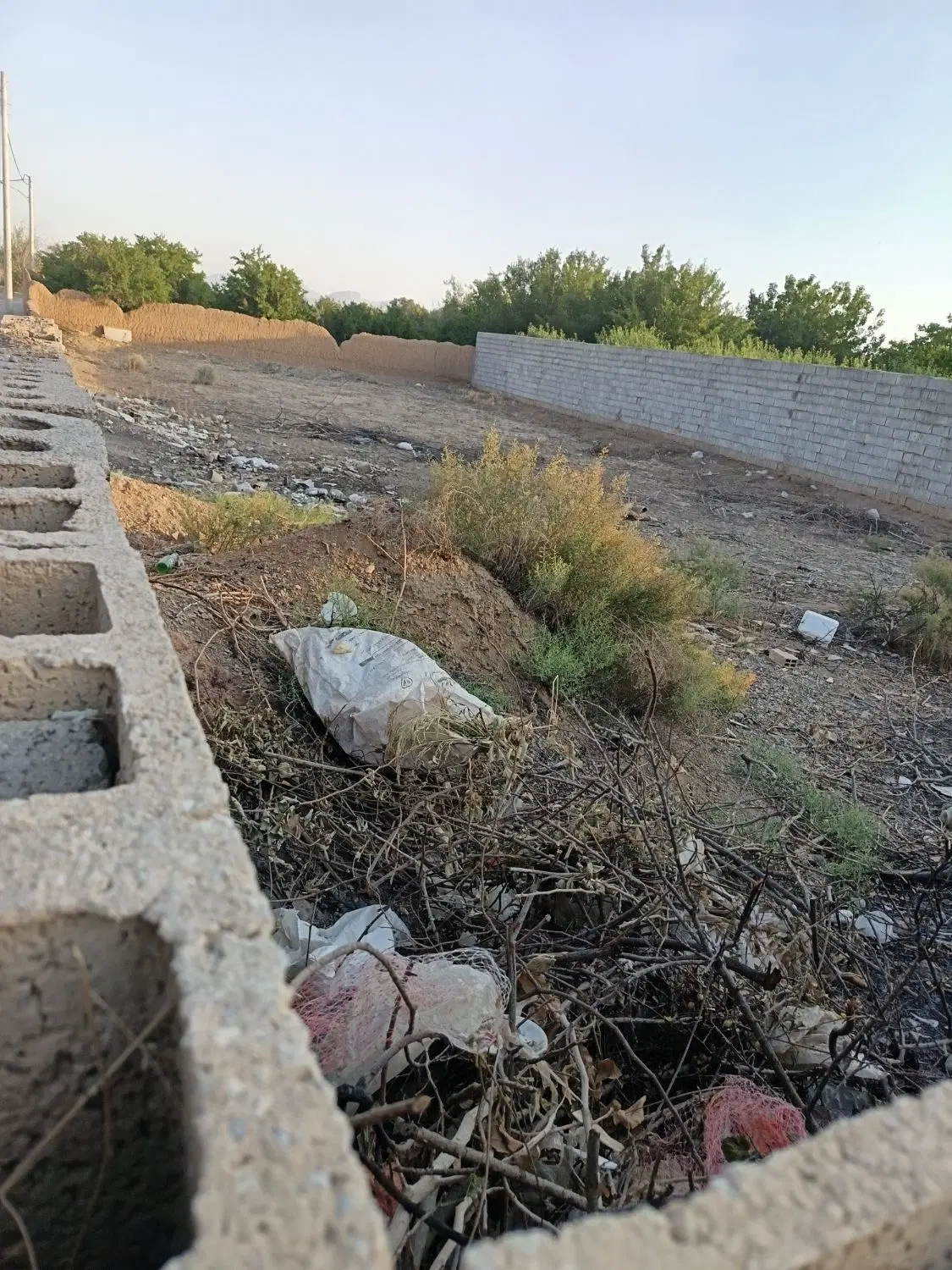 زمین دو بر 670 متری