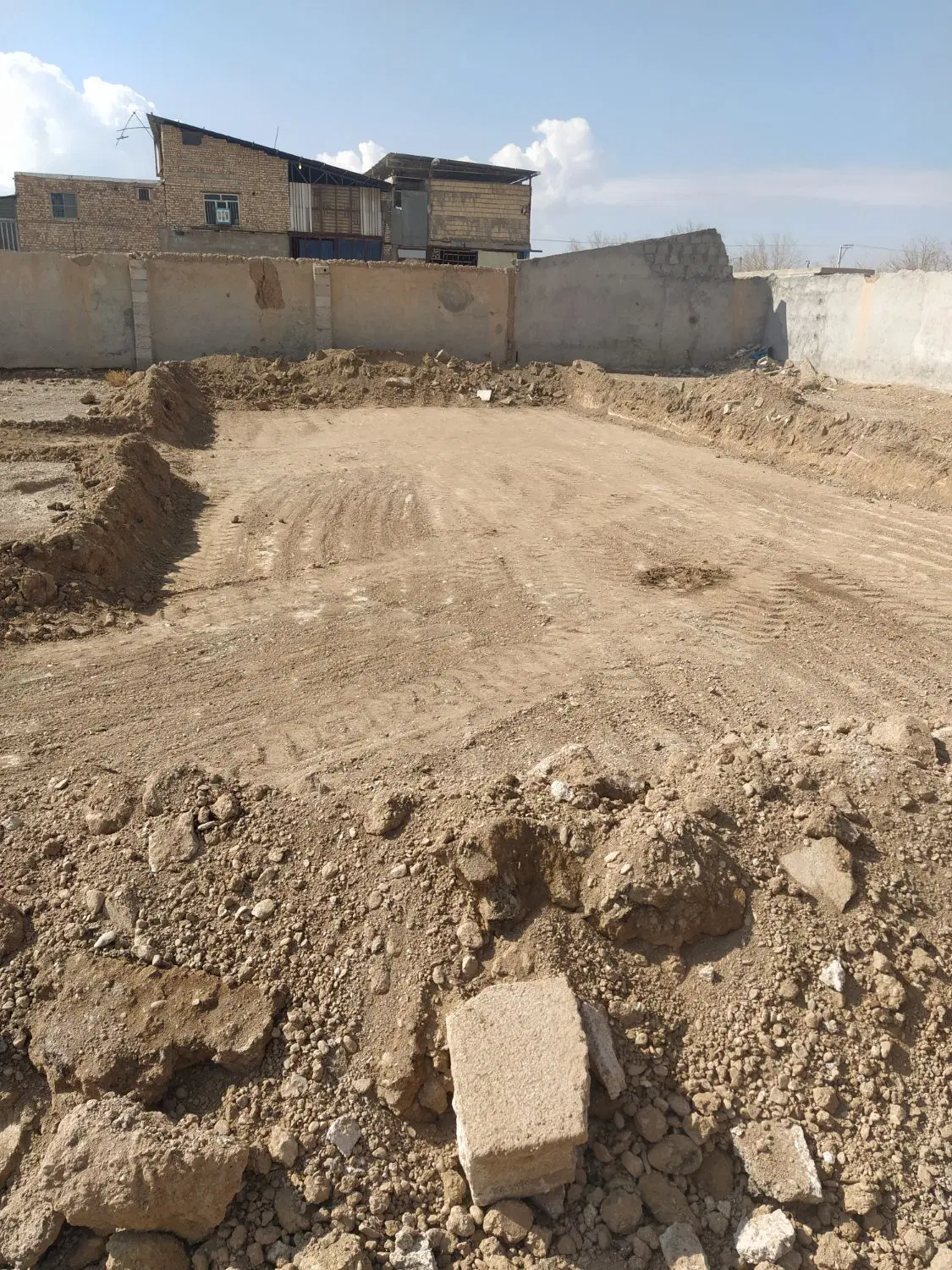 زمین مسکونی آماده ساخت