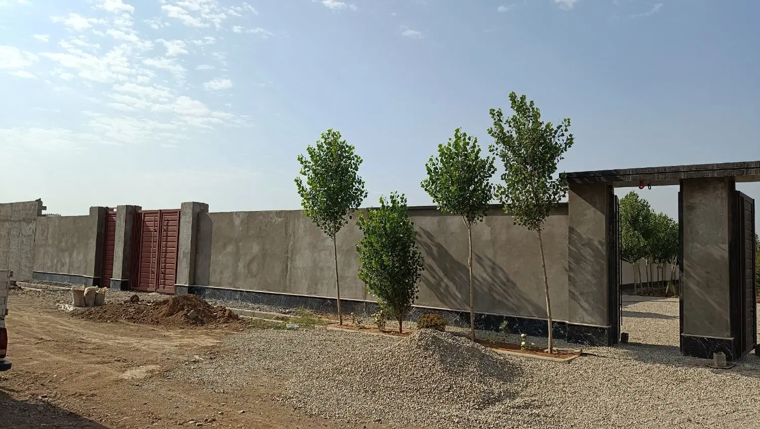 زمین فروشی