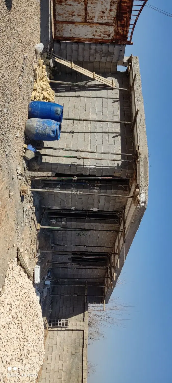 کارگاه هزار متری لب جاده اصلی فروش یا اجاره