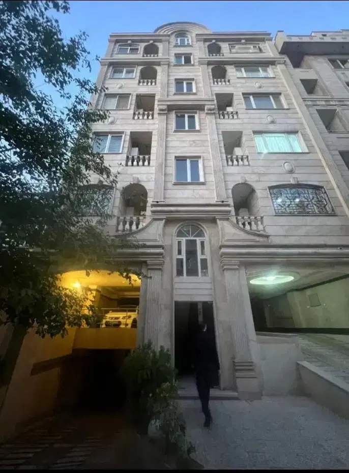 115متر 2خوابه فول امکانات دوطرف نورگیر