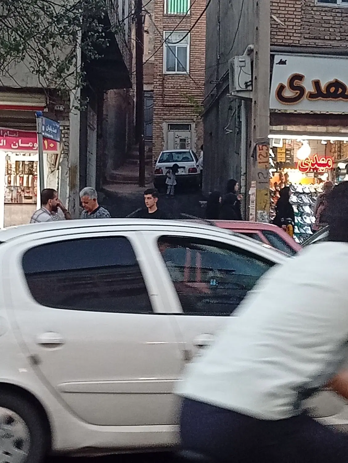 رهن و اجاره حیاط دربست در عباسی