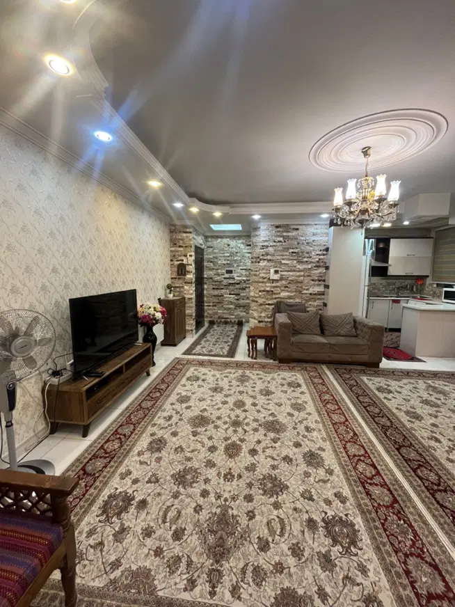 ۸۵متر آپارتمان خوش نقشه با پارکینگ