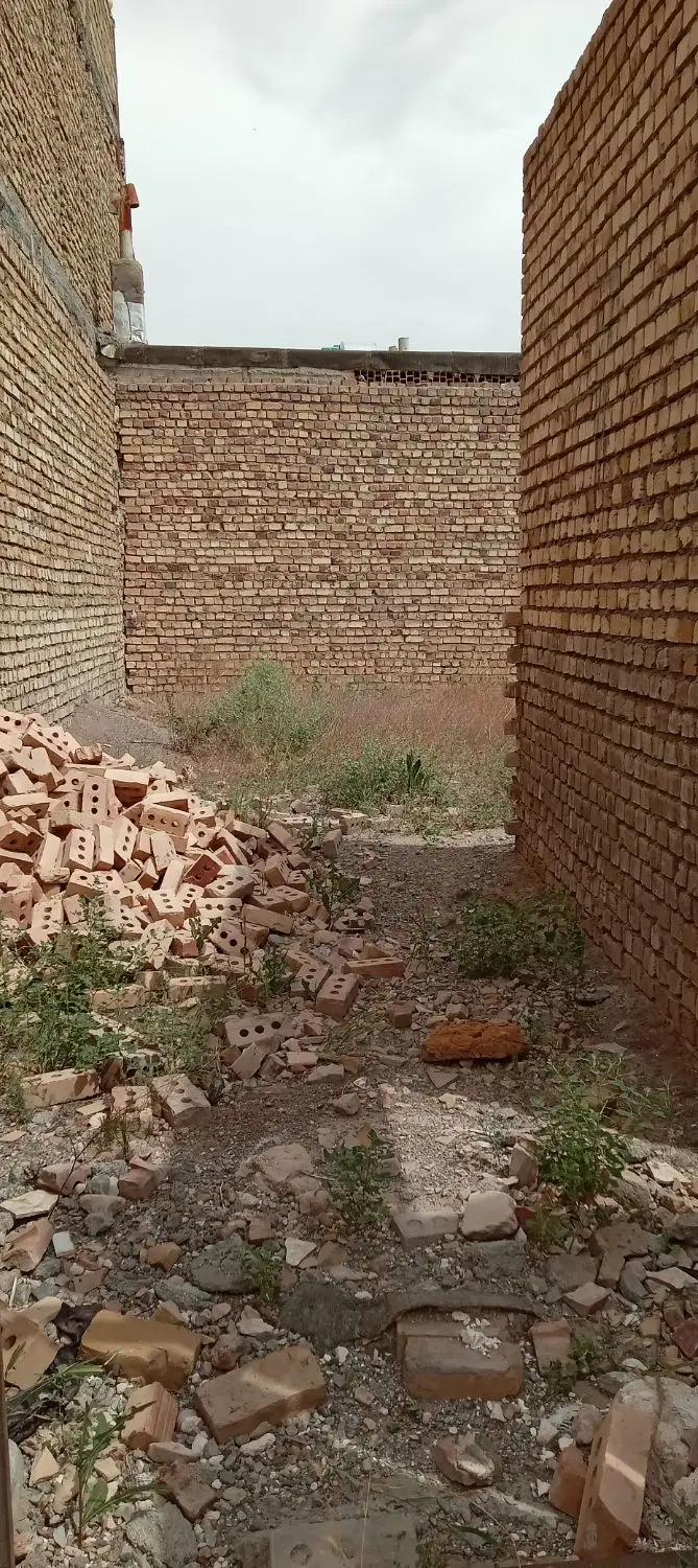 زمین فروشی
