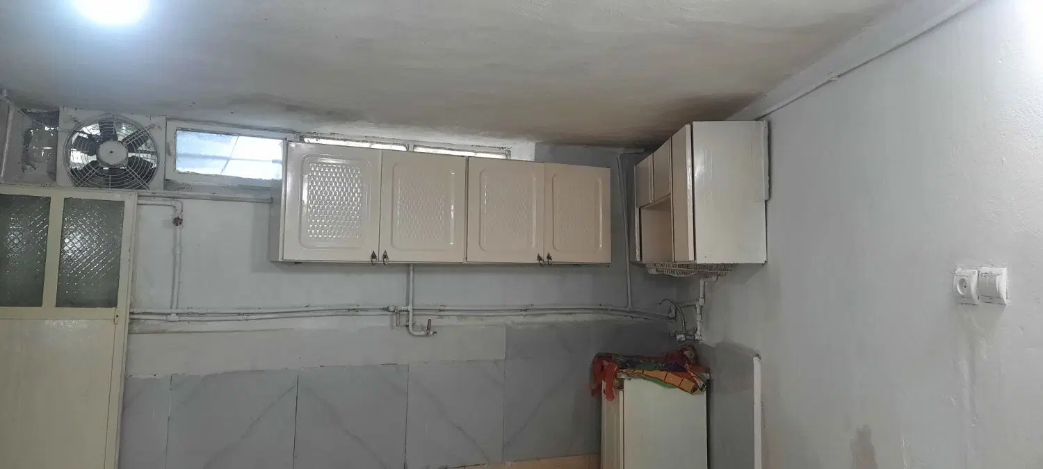اجاره جهت انباری میدان کورش نبش جانبازان