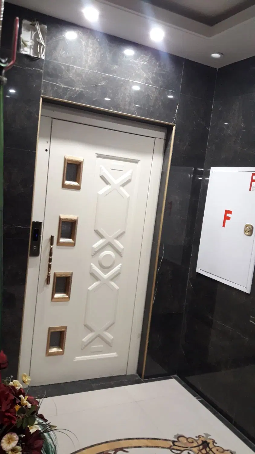 آپارتمان سنددارفوق العاده شیک