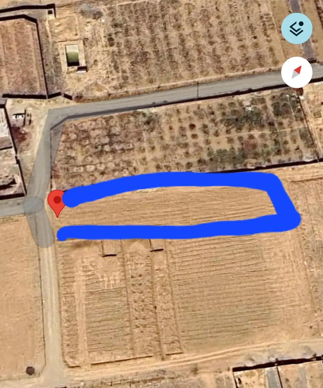 زمین باغی تنگ افتاده
