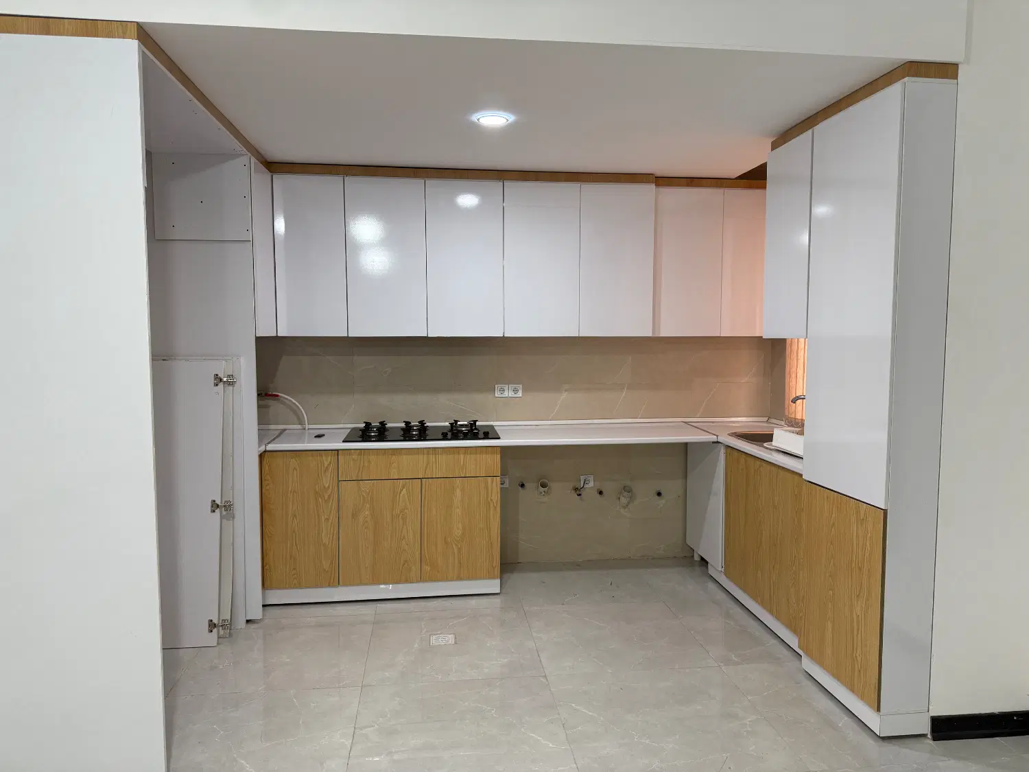 اجاره آپارتمان ۳ خوابه+آسانسور+پارکینگ+مرکز شهر
