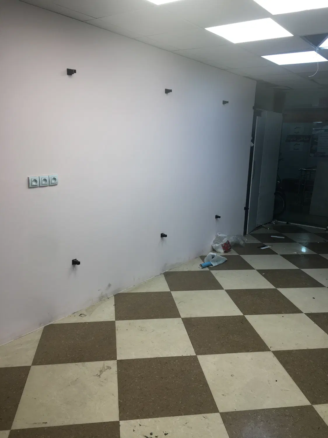 مغازه با بالکن مرکز شهر