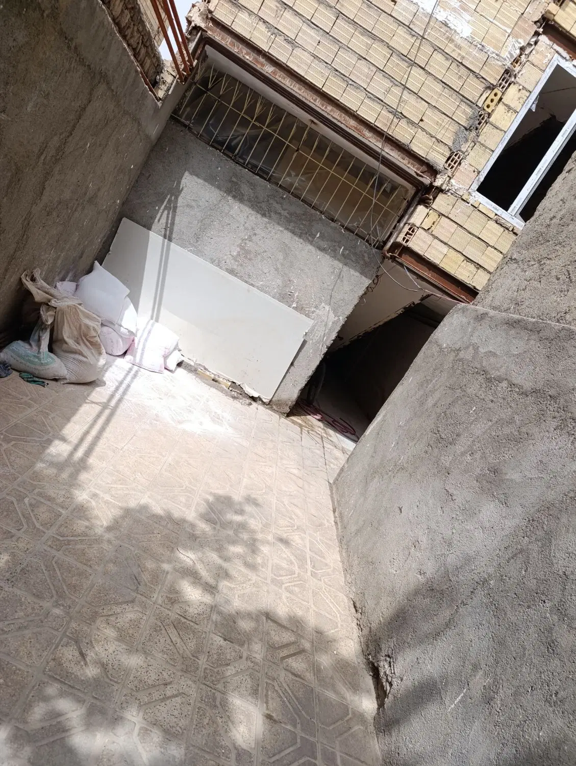 ۹۰متری دوخواب با پارکینگ