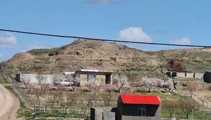 باغ در جاده تبریز