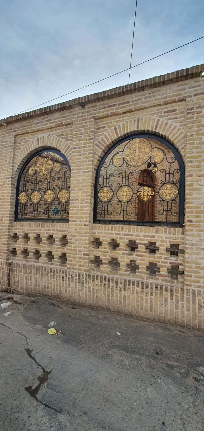 ویلایی سنتی بازسازی شده در قلب گردشگری بیرجند