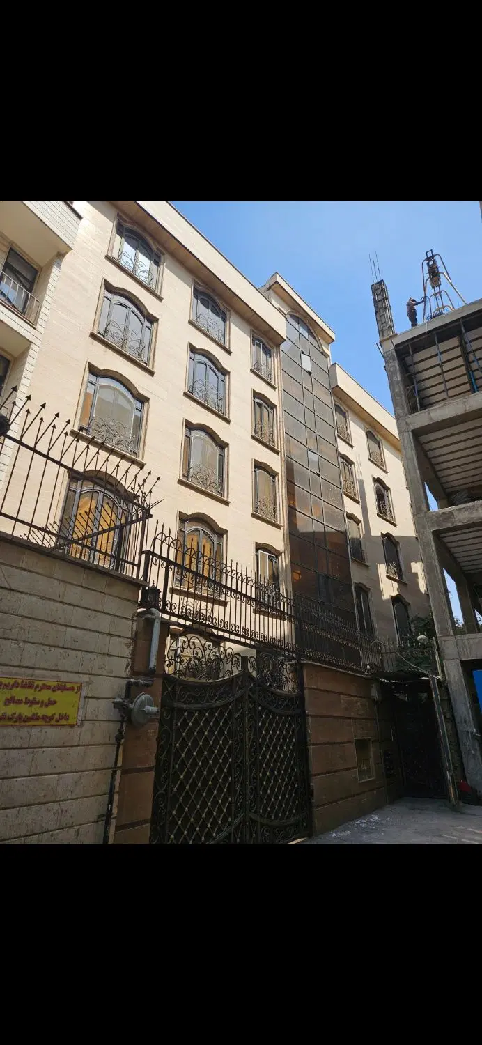 آپارتمان ۹۳ متری فلت آماده بازسازی