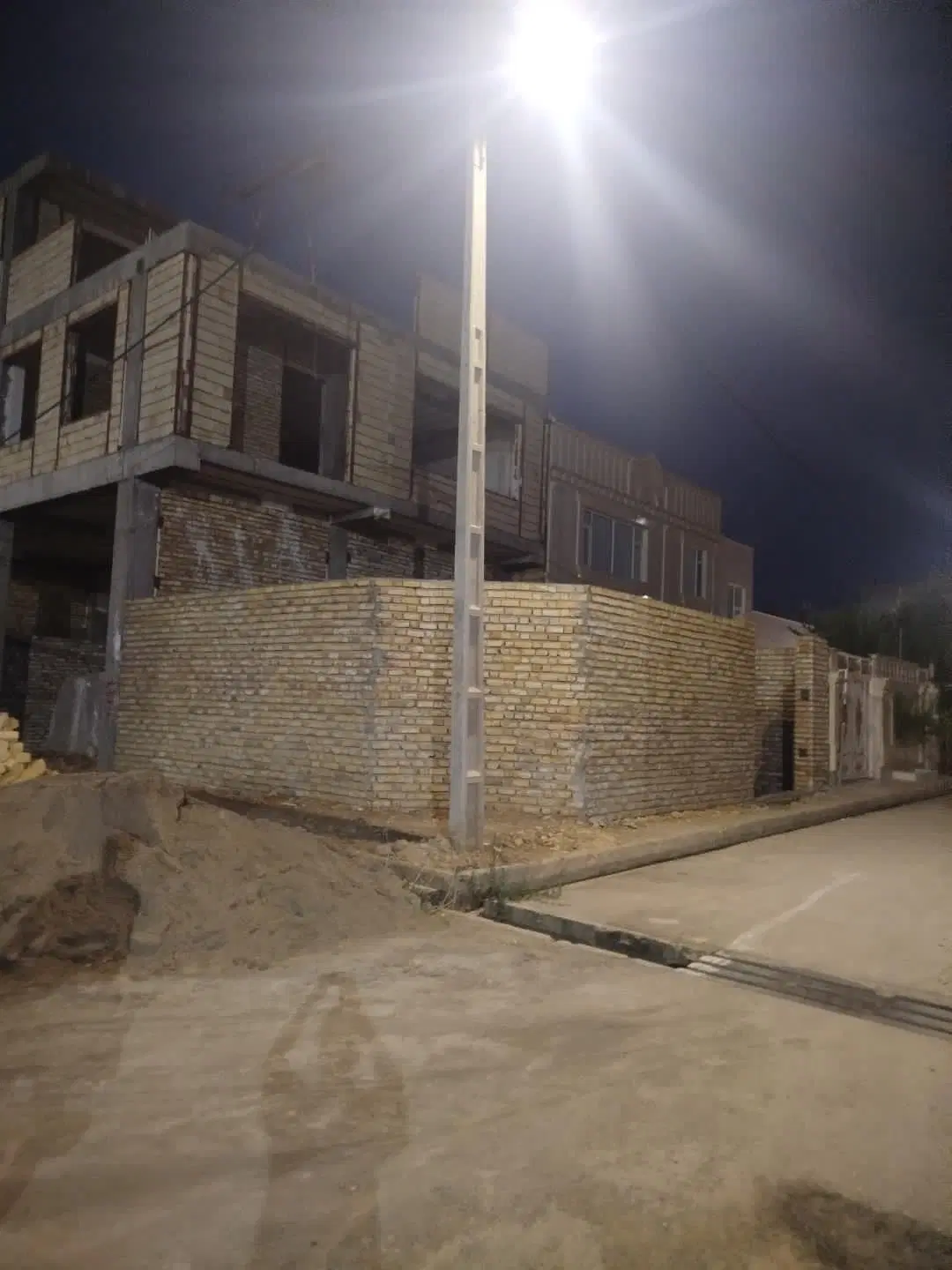 ساختمان مسکونی