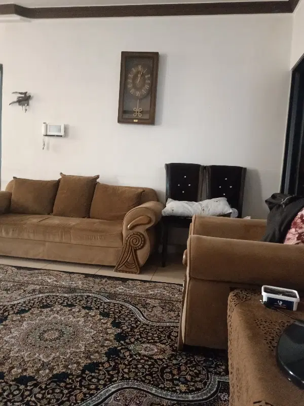اجاری واحد مسکونی طبقی  اول در ۱_۱۷ بهاران