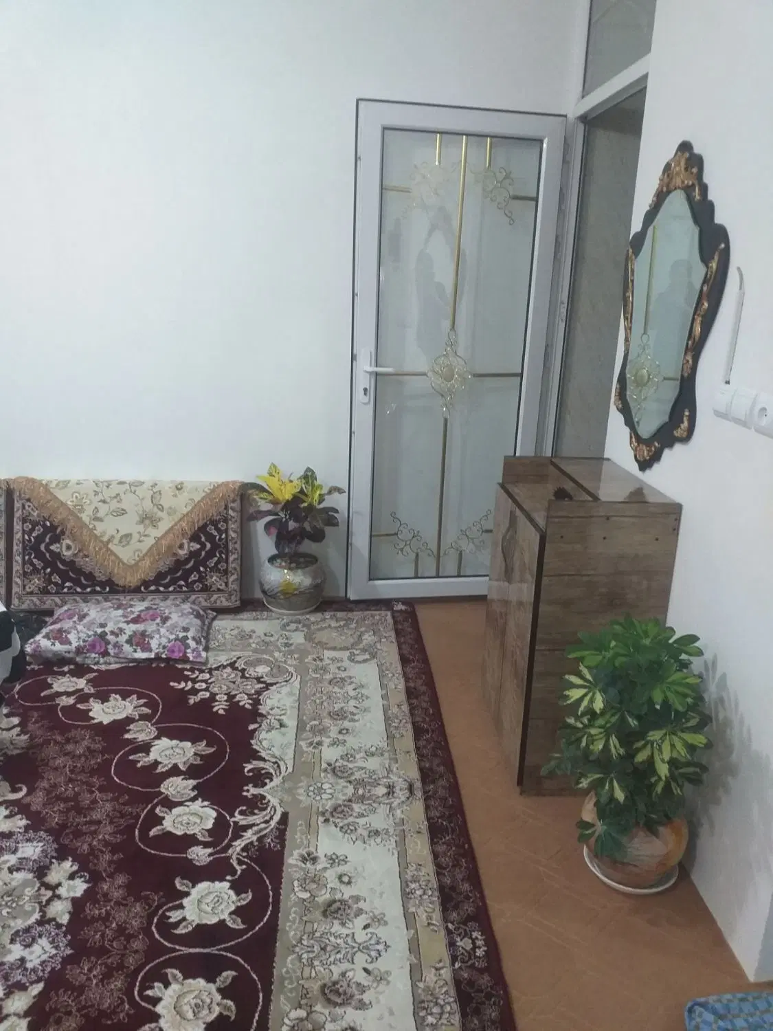 خانه نقلی دوطبقه ورودی جدا