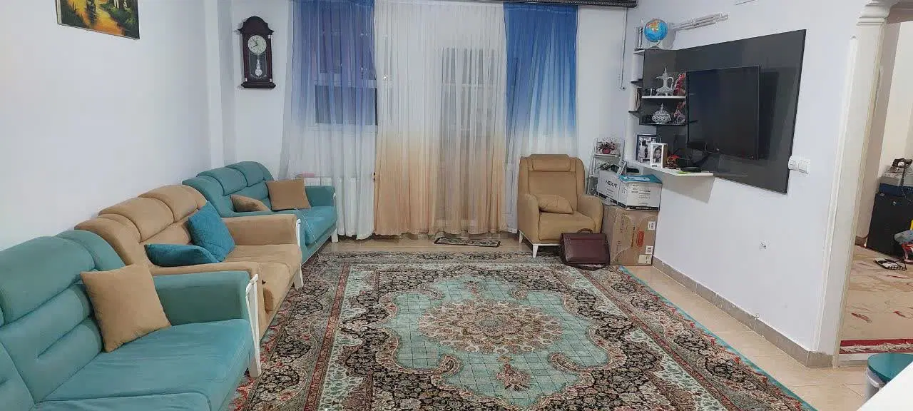 واحد فروشی در خیابان نشاط