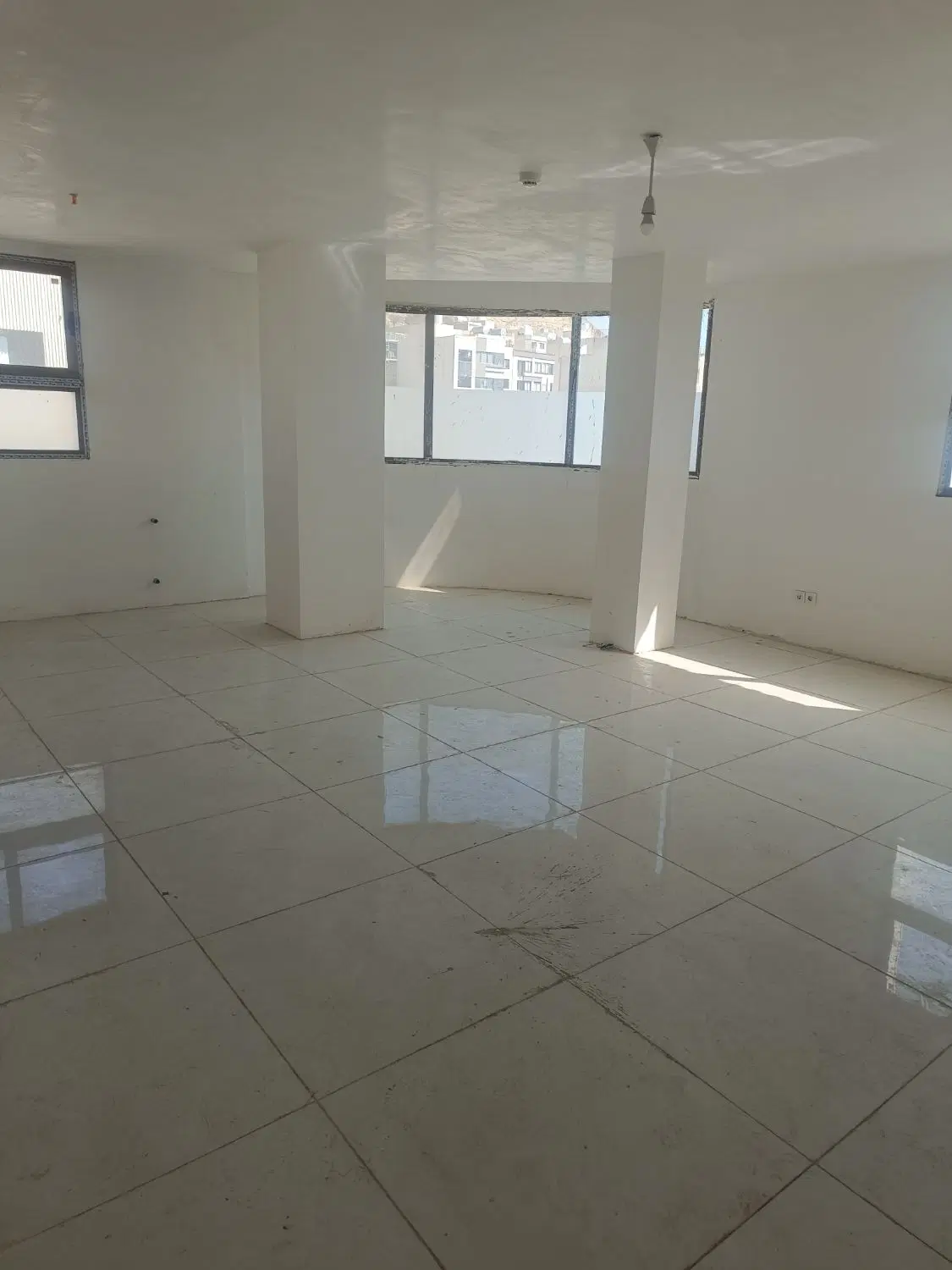 آپارتمان ۱۰۲متری گلزار صفر شرکتی