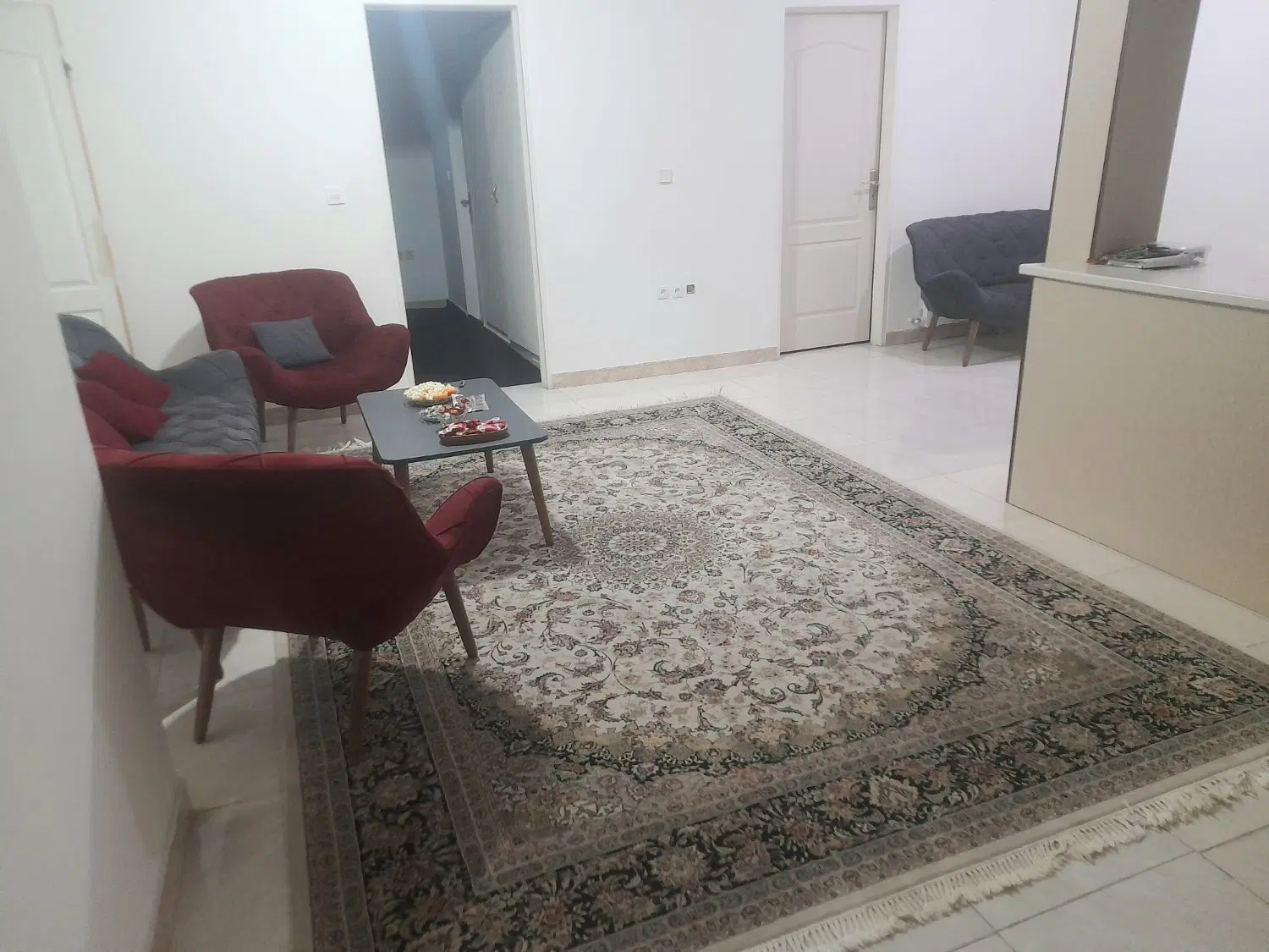هم اطاقی خانم